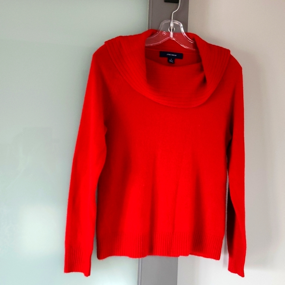 Jones Wear size S red cowl neck sweater